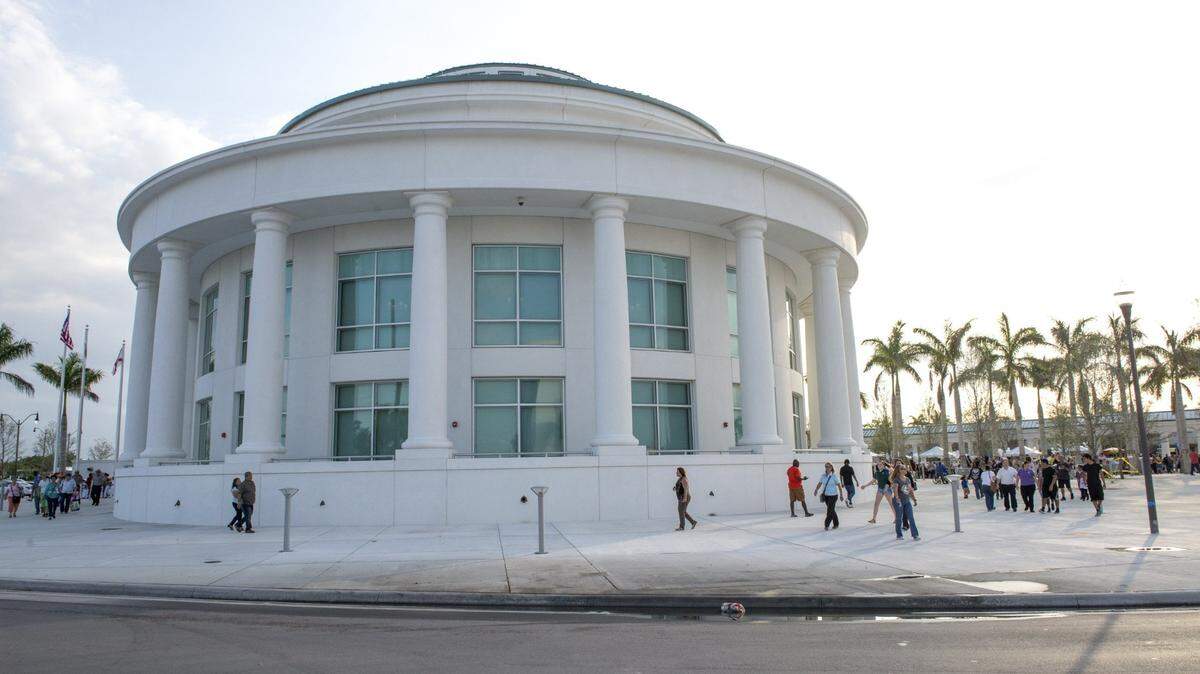 Opening City Hall at City Hall in Homestead. April 4, 2016.