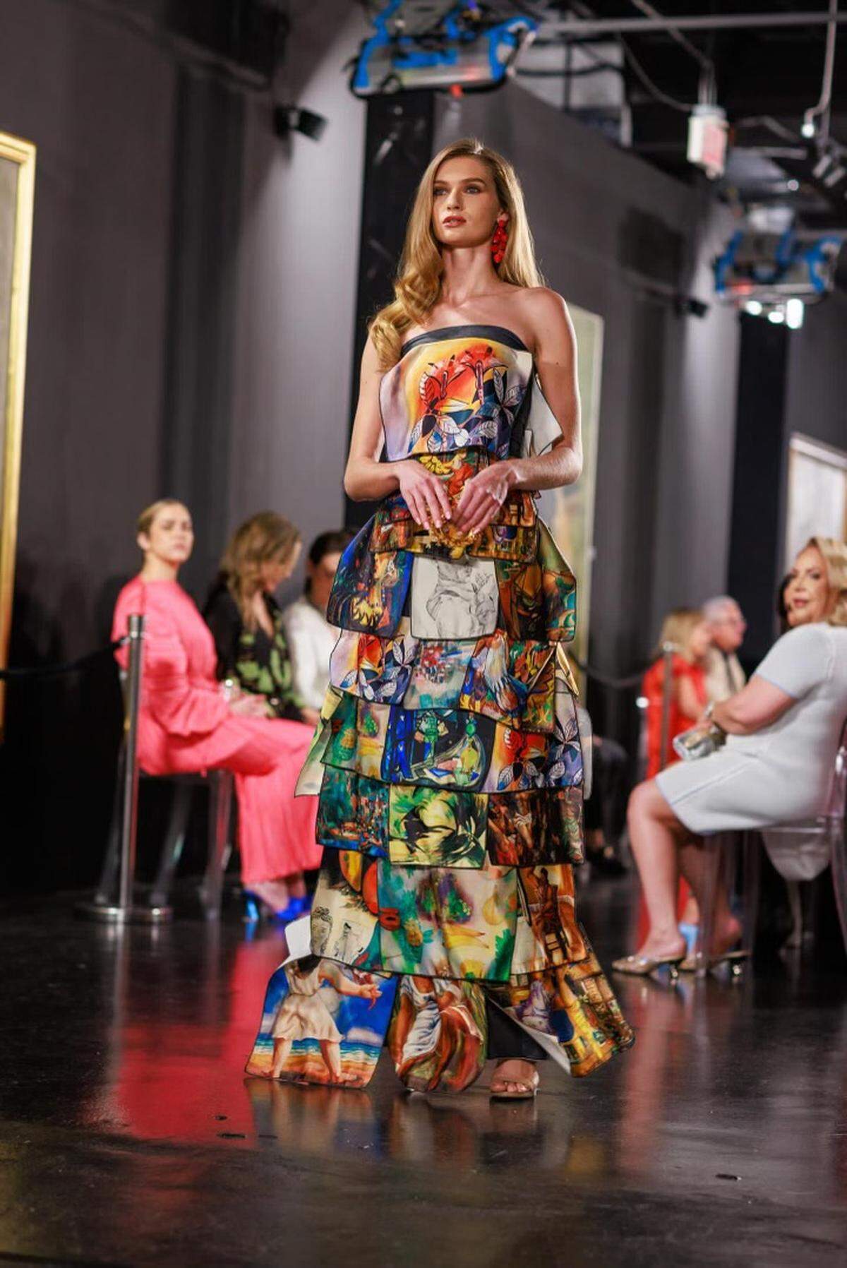 González presentó la nueva colección de temporada “resort” o primavera-verano. La misma se denomina “Óleo sobre lienzo” y como el título lo indica, tiene bastante que ver con la pintura. 