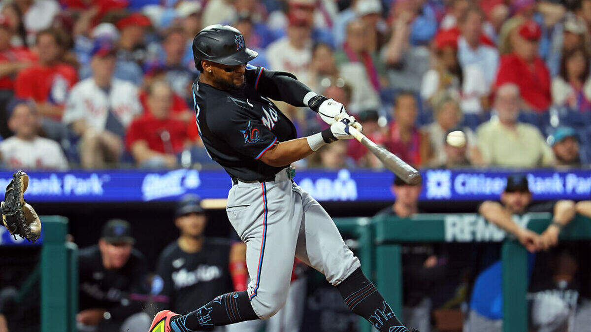El pelotero dominicano Otto López fue el primer jugador de las Grandes Ligas en alcanzar los 100 imparables y se mantiene por encima de los .340 de promedio, actuando como motor permanente de la alineación de los Marlins.