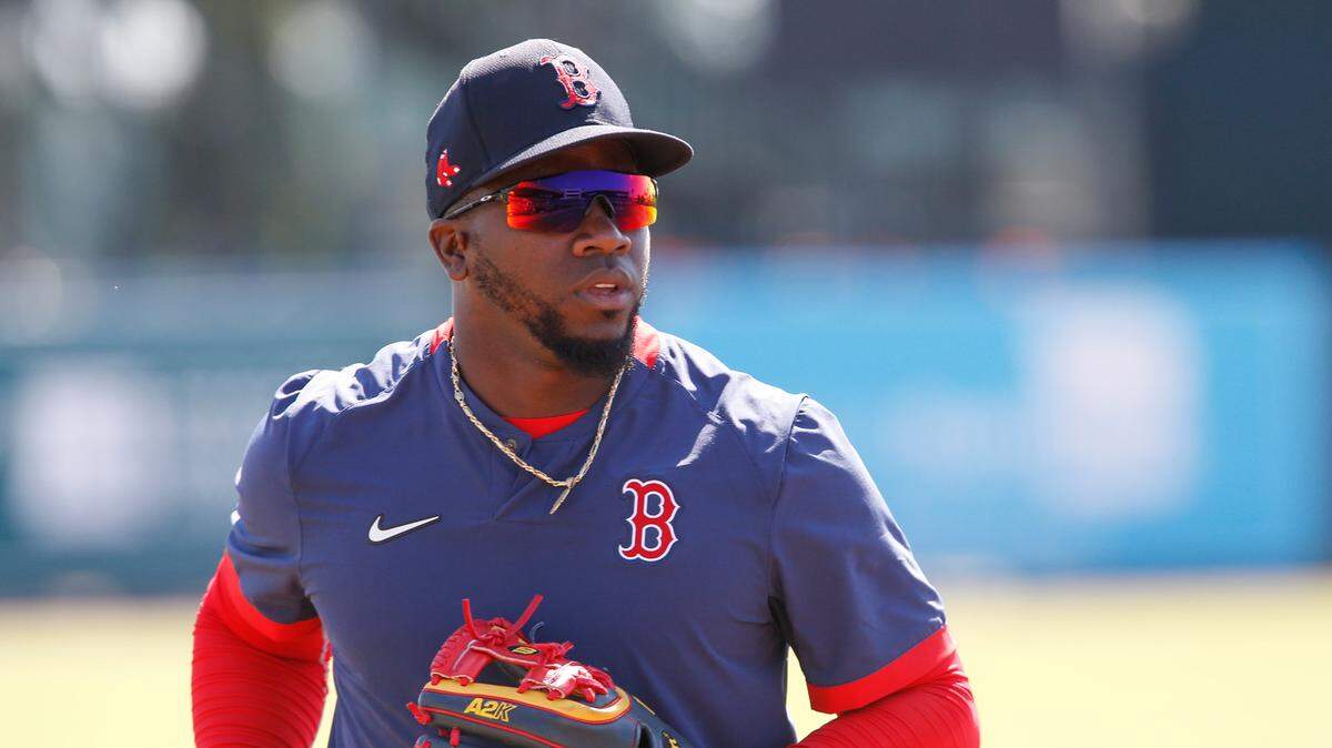 Los organizadores de la competencia han confirmado la presencia de peloteros que se desempeñan en ligas extranjeras como el expelotero de Grandes Ligas Rusney Castillo, quien se unirá a los Cocodrilos de Matanzas.
