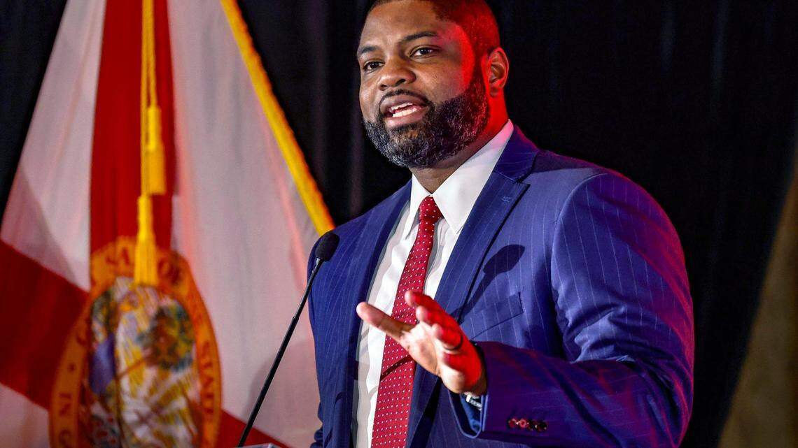 El congresista Byron Donalds denuncia el auge de la ‘derecha woke’ en un discurso en Miami