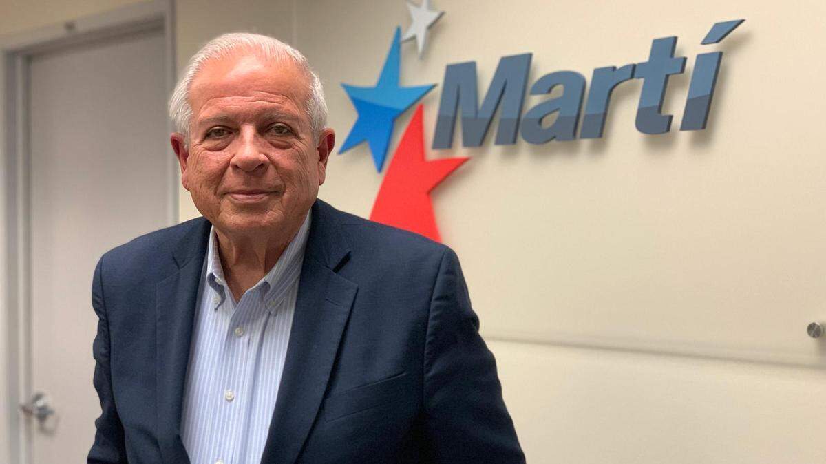 Tomás Regalado, ex alcalde de Miami y actualmente director de la Oficina de Transmisiones hacia Cuba, que agrupa a Radio y TV Martí, a las afueras de su oficina en el Doral el viernes 24 de mayo de 2019.