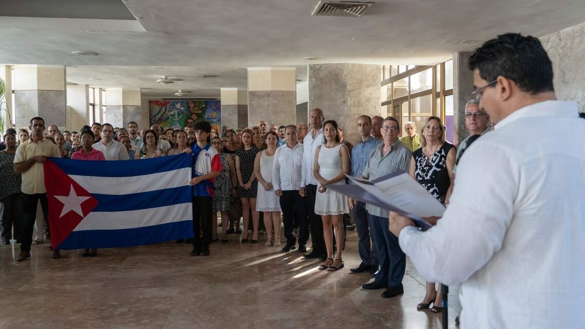 Cuba recibe a los diplomáticos expulsados de República Dominicana. Ahora denuncian una ‘artimaña’