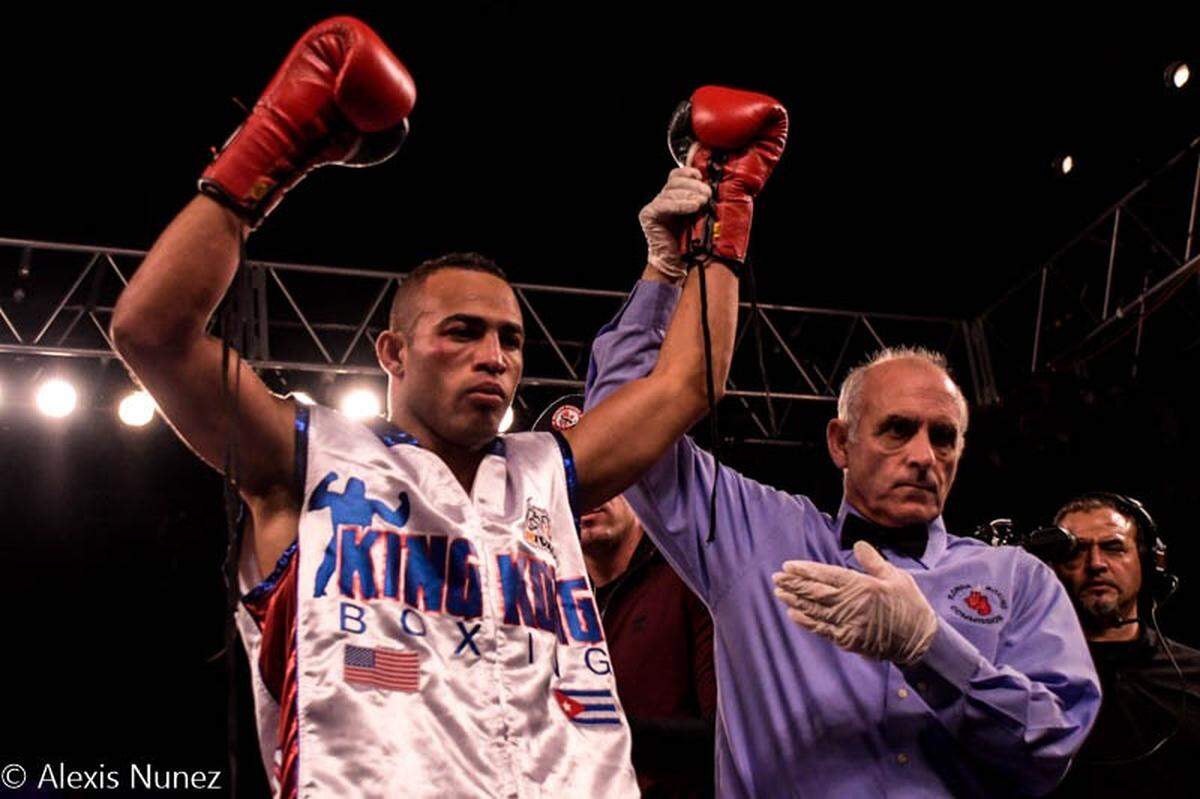 Casi dos años estuvo fuera del ring Liván Navarro. Ese largo período de inactividad quedará roto el 7 de mayo cuando sea parte de la Gran Noche de Boxeo Cubano 2 que tendrá como sede el Hialeah Park, muy cerca de donde vive.