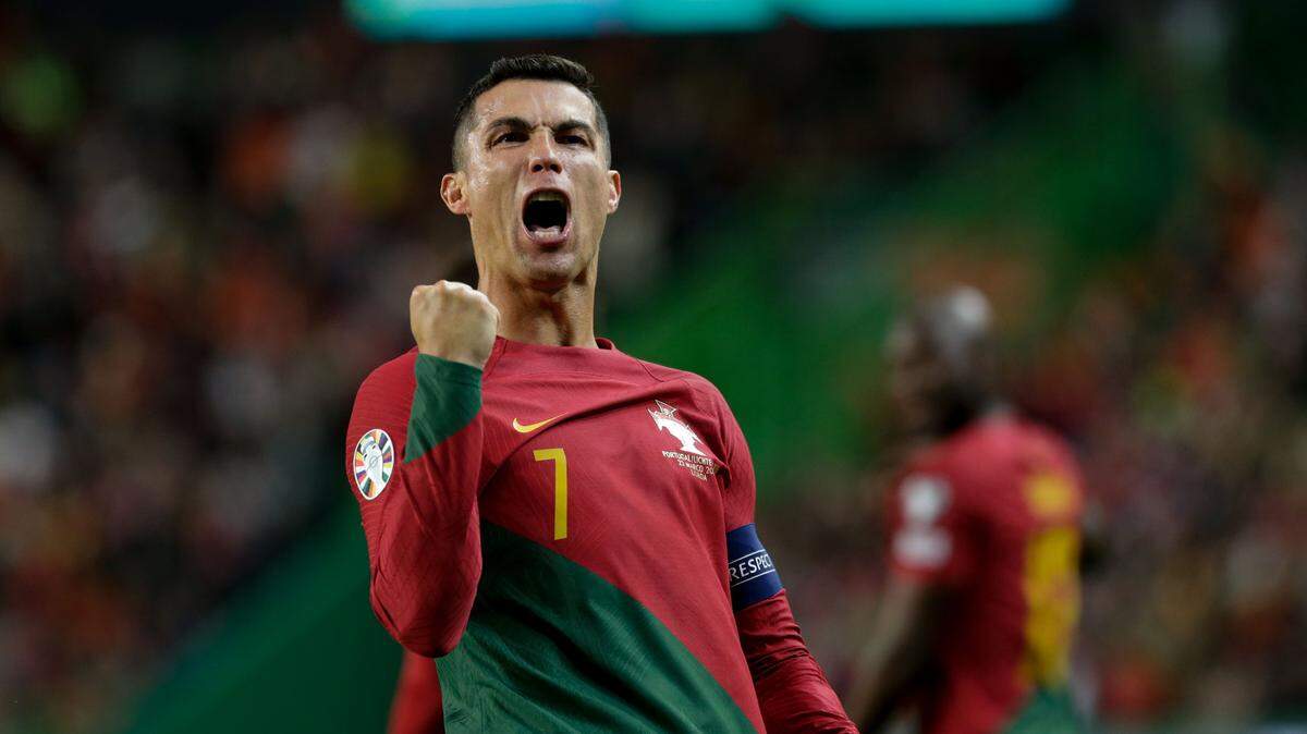 Cristiano Ronaldo no demoró mucho en voltear la página a su amarga Copa Mundial. Nuevamente como titular con Portugal, el atacante se convirtió el jueves en el futbolista con más partidos disputados con una selección nacional. 