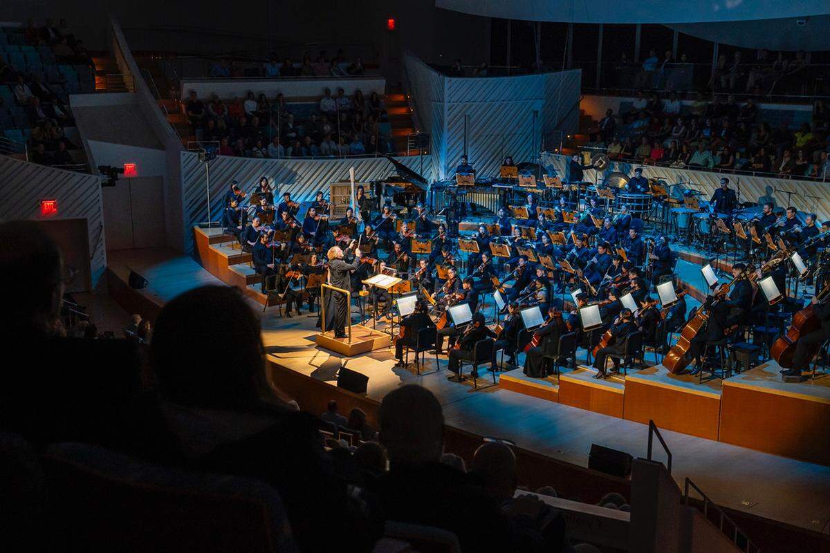 Stéphane Denève y la New World Symphony.