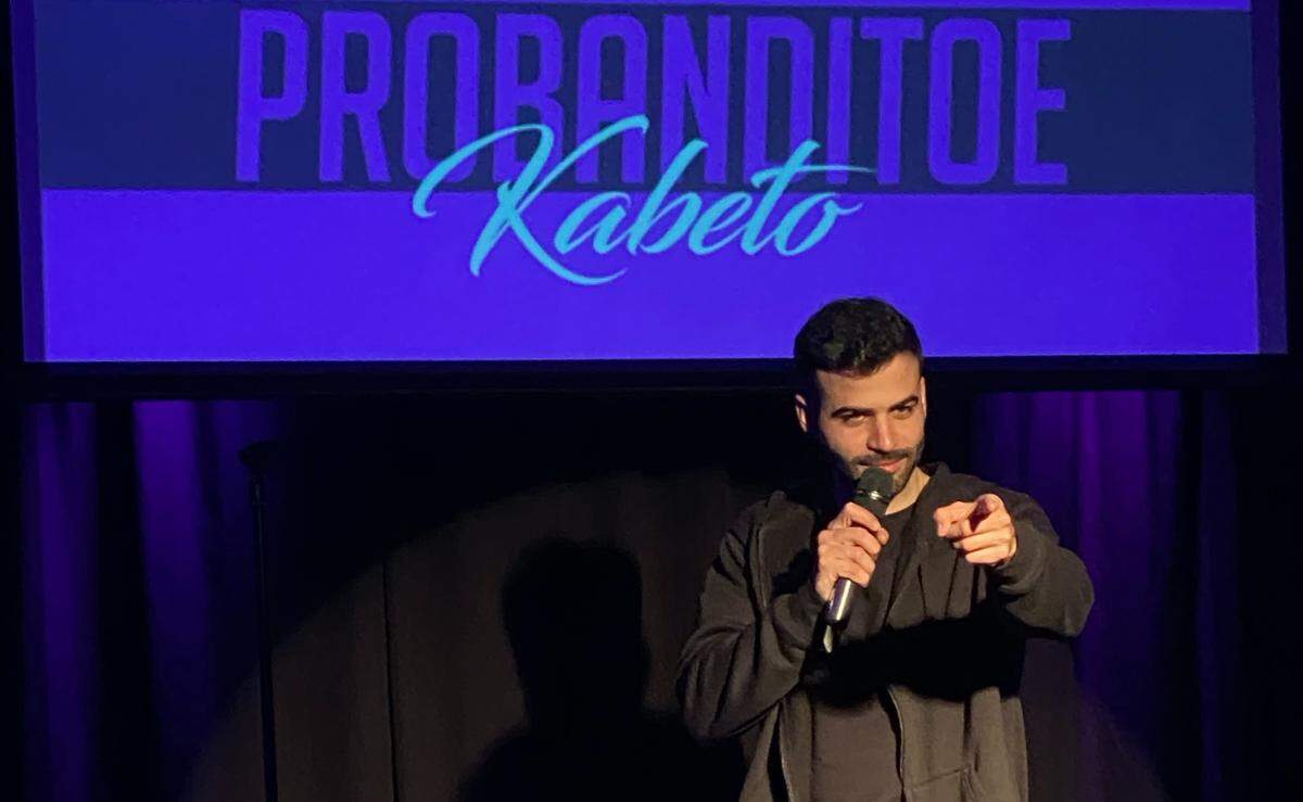 Kabeto en “Probandiote” en el Teatro Trail.