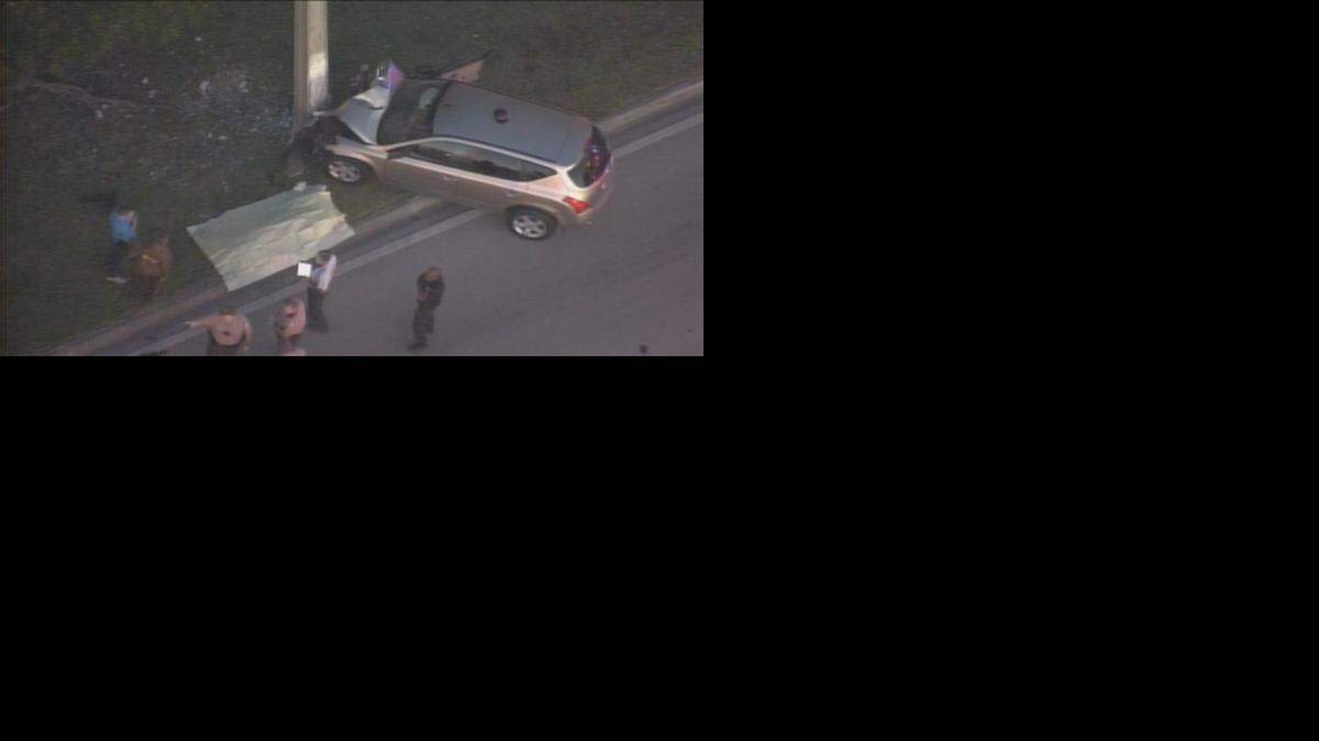 El helicóptero Sky 10 sobrevoló el sitio del accidente a alrededor de las 6:30 a.m. en tanto la policía y los rescatistas bloqueaban los carriles en dirección sur de la U.S. 1.