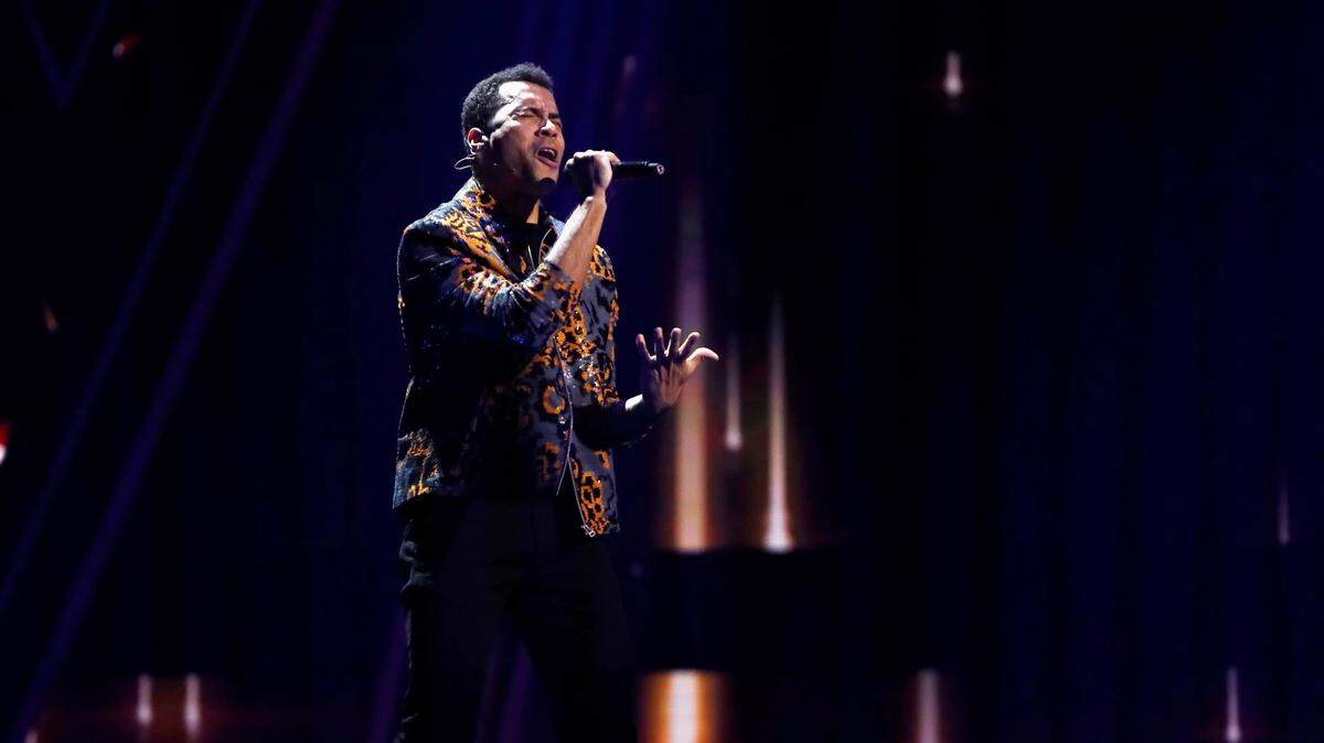 Carlos Ángel Valdés tiene 33 años, reside en Madrid y ha puesto a España a sus pies con su talento en el programa ‘La Voz’, de Antena 3.