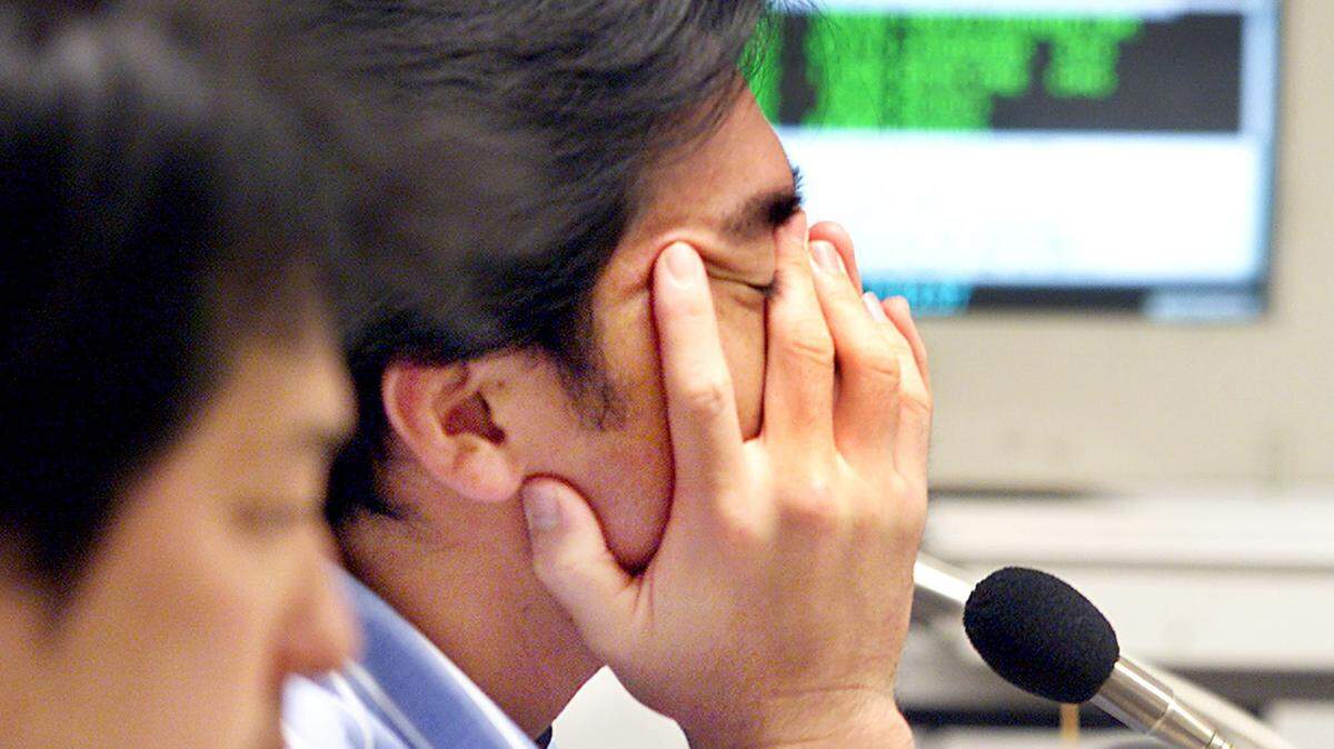 Lo síntomas suelen ser diversos; sin embargo, el más común es el dolor intenso en el área de la mandíbula y la oreja.