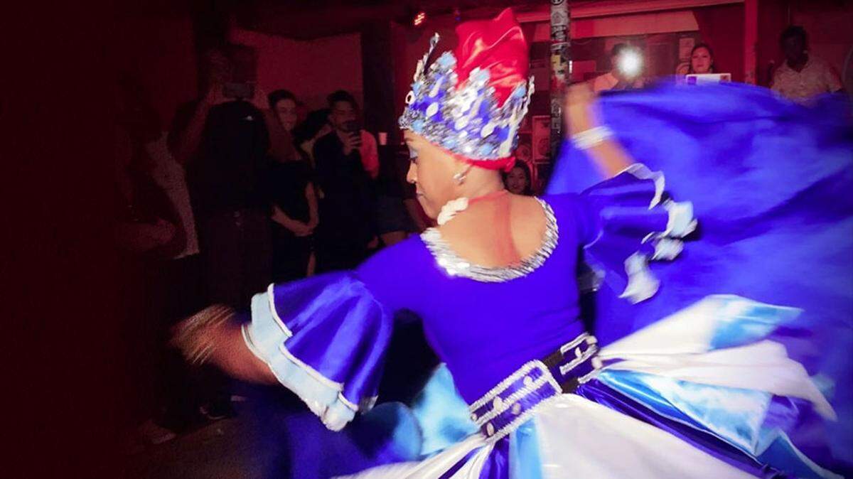 Clases de danza afrocubana con Marisol Blanco.