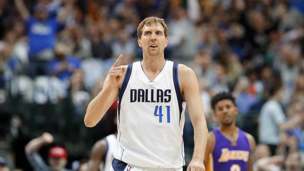 El alemán Dirk Nowitzki es uno de seis jugadores y el único extranjero con más de 30,000 puntos en su carrera.