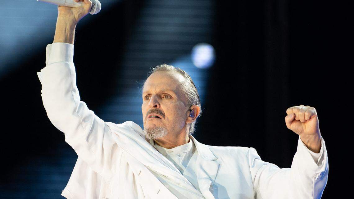 Miguel Bosé cumple 70 años en plena gira por América Latina con su 'Importante Tour'