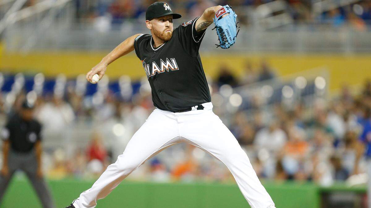 DAN STRAILY lanza contra los Mets el 11 de agosto.