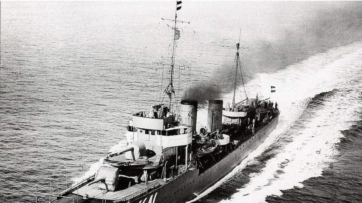 La nave holandesa Kortenaer