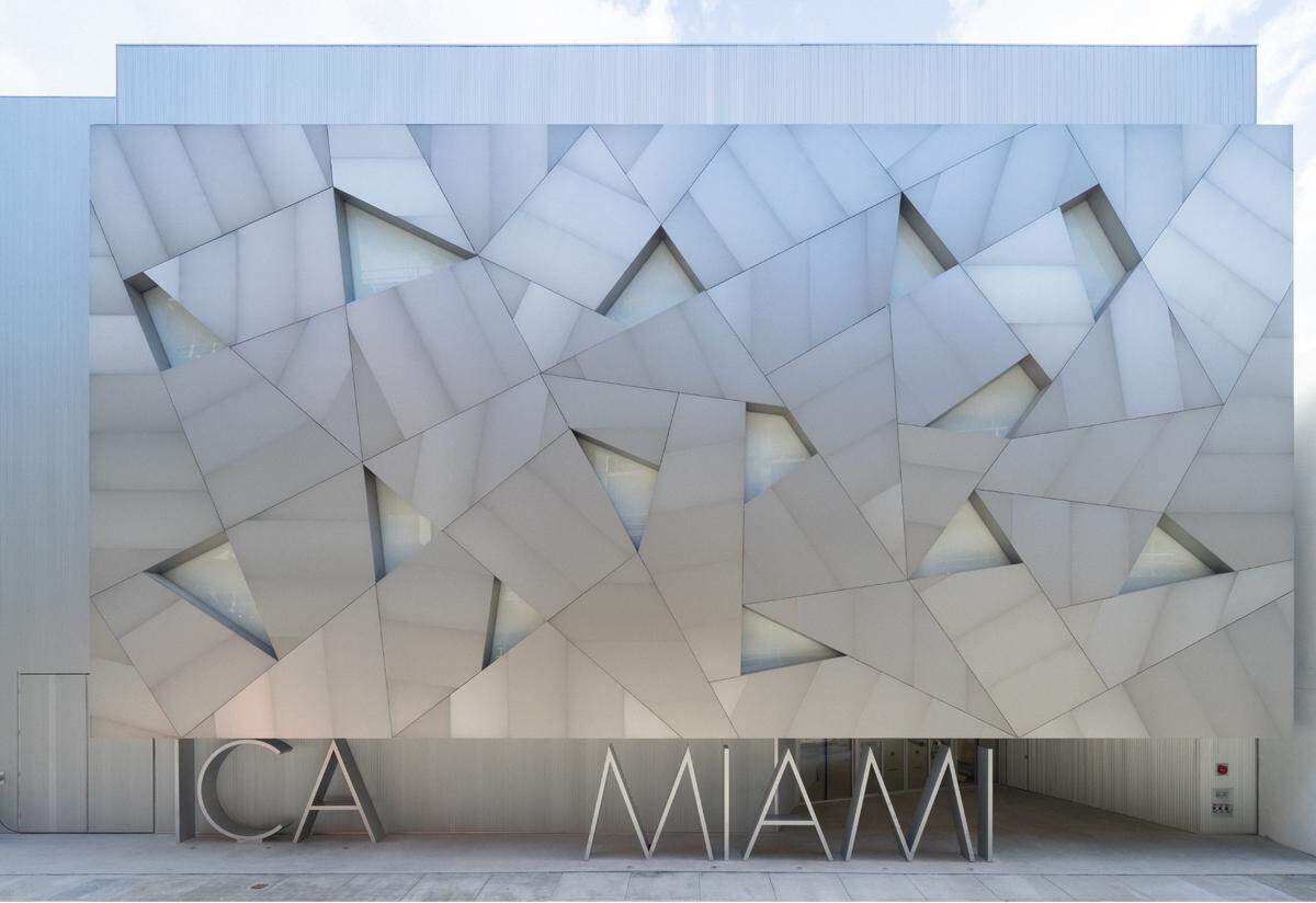 La entrada al Institute of Contemporary Art, Miami, en el Design District de Miami.
