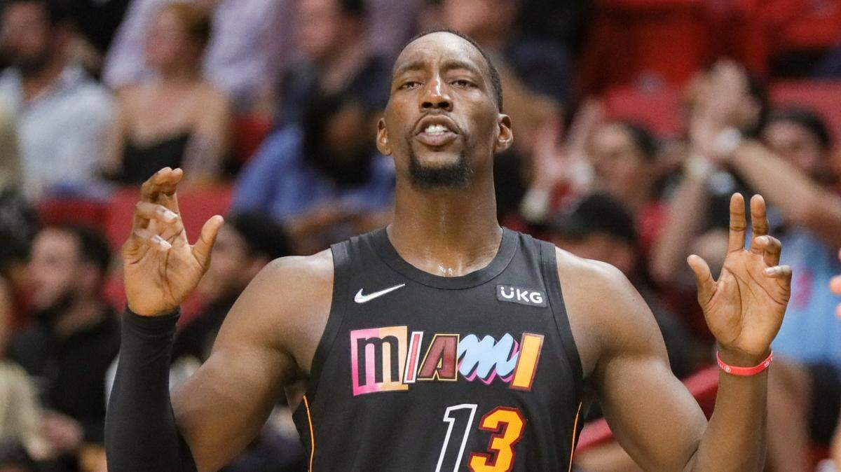 El Heat anunció el martes que Bam Adebayo se sometió a una cirugía exitosa el lunes para reparar un ligamento desgarrado en su pulgar derecho.