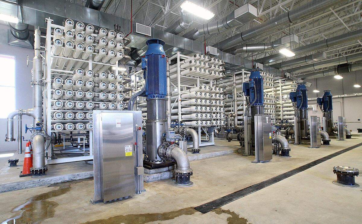 Interior view of the Hialeah Potable Water Treatment Plant facilities. C.M.Guerrero/El Nuevo Herald
