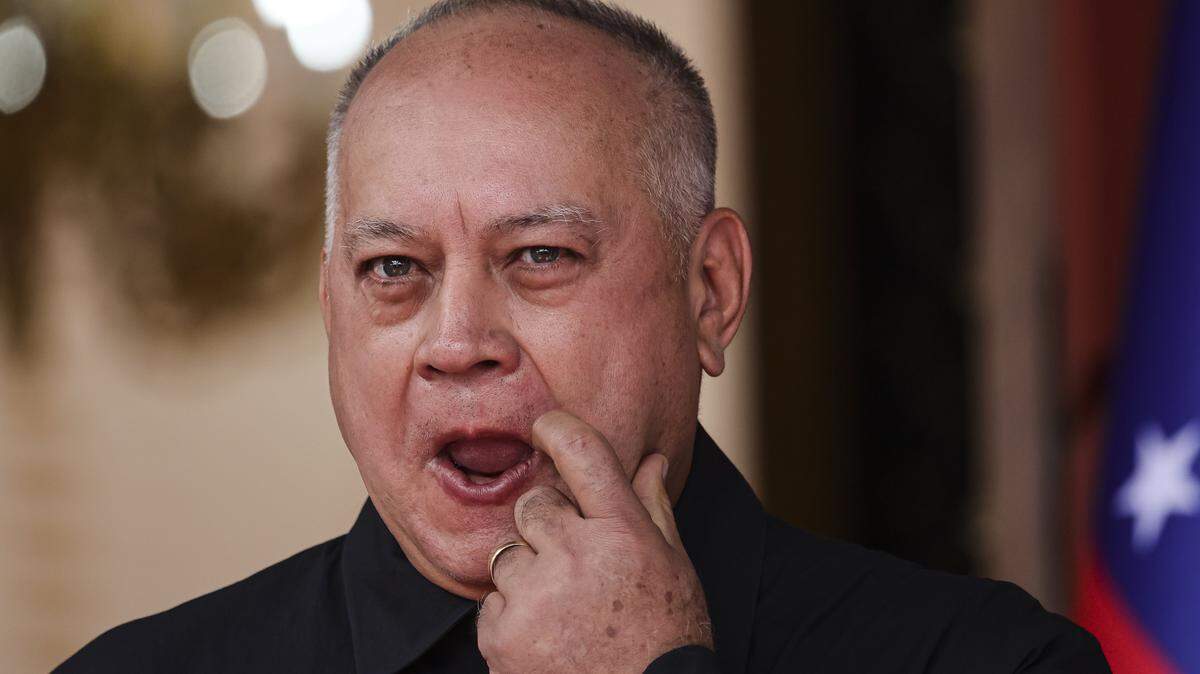 CARACAS, VENEZUELA - JANUARY 14: Minister of Interior Diosdado Cabello gestures during a press conference regarding the release of prisoners in Venezuela at Miraflores Palace on January 14, 2026 in Caracas, Venezuela. Delcy Rodriguez stated that the government continues to evaluate cases to make further progress on the release of political prisoners that started after Nicolas Maduro was captured by US forces. Relatives claim that the releases have been very few compared to the more than 800 allegendly detained for political reasons.Photo by Jesus Vargas/Getty Images)