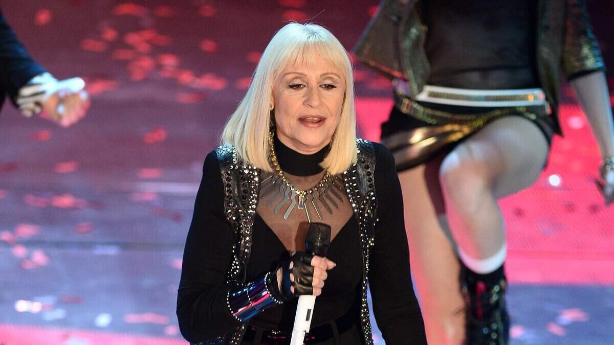 SANREMO, ITALY - FEBRUARY 18:  Raffaella Carra attends opening night of the 64th Festival di Sanremo 2014 at Teatro Ariston on February 18, 2014 in Sanremo, Italy.  (Photo by Daniele Venturelli/Getty Images)