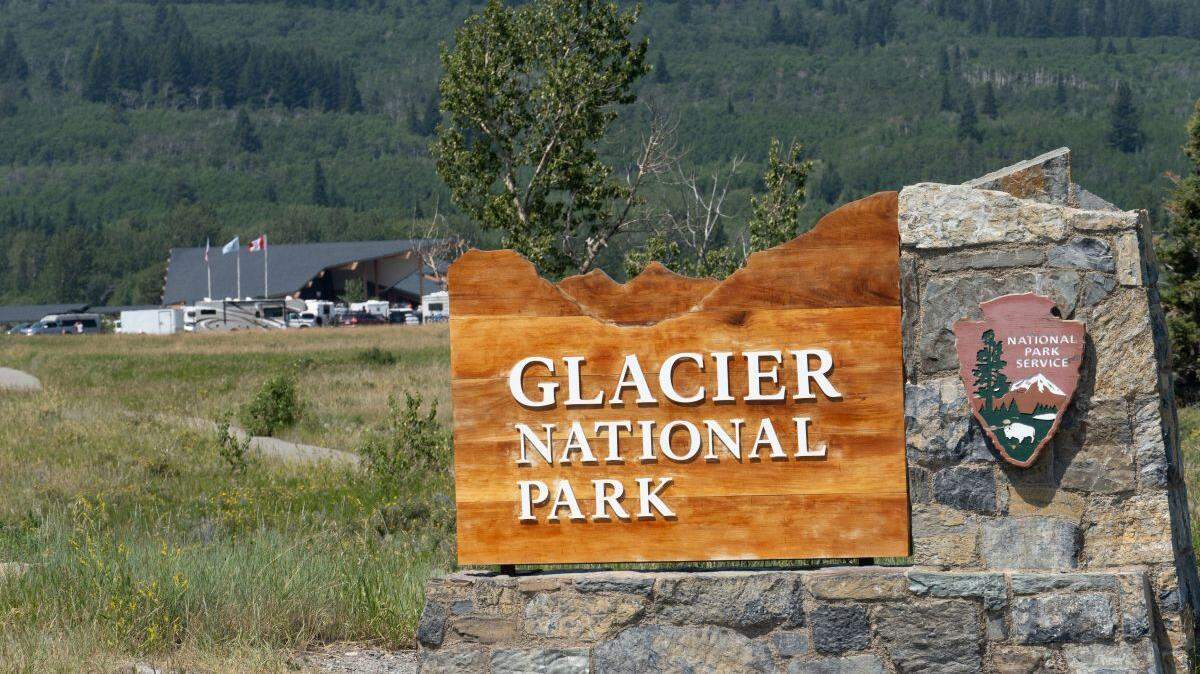 Un excursionista que se encontraba desaparecido fue hallado muerto tras un aparente ataque de oso en el Parque Nacional Glacier este miércoles, según el Servicio de Parques Nacionales (NPS).