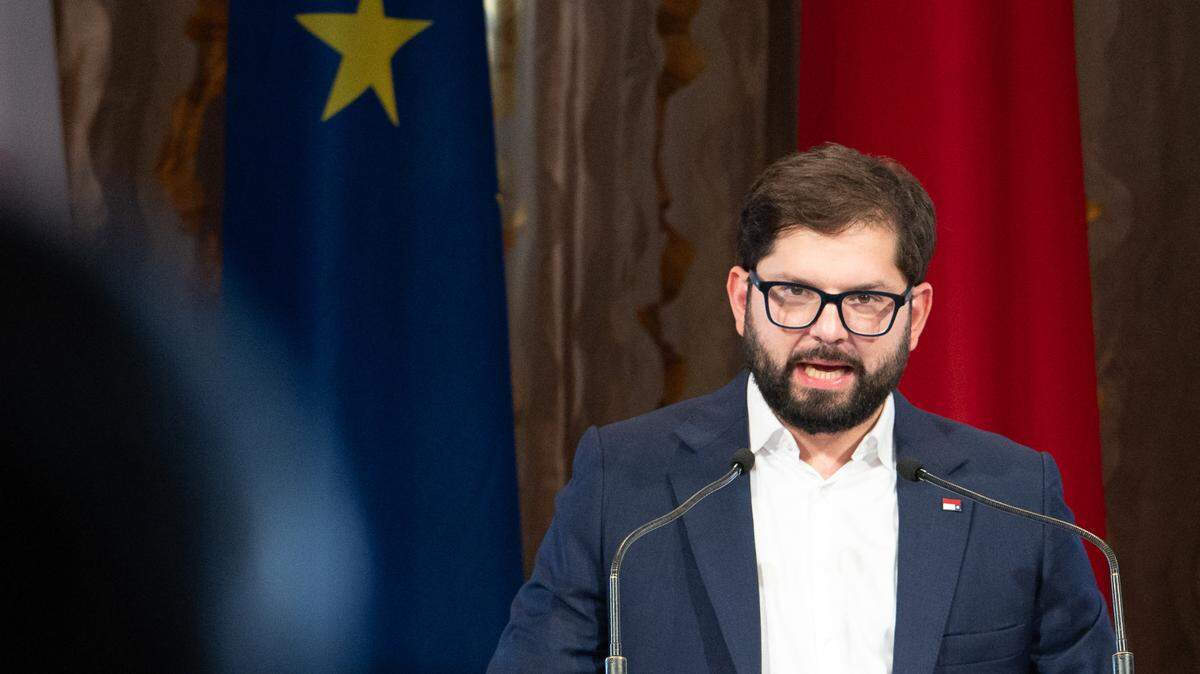 “Las afirmaciones irresponsables del canciller de Venezuela (...) son profundamente preocupantes y constituyen un grave insulto para quienes han sido víctimas de esta organización (Tren de Aragua)”, afirmó el presidente chileno Gabriel Boric el jueves 11 de abril de 2024, en un acto en Santiago. Foto de archivo que muestra a Boric durante su visita a París, el 20 de julio de 2023.
