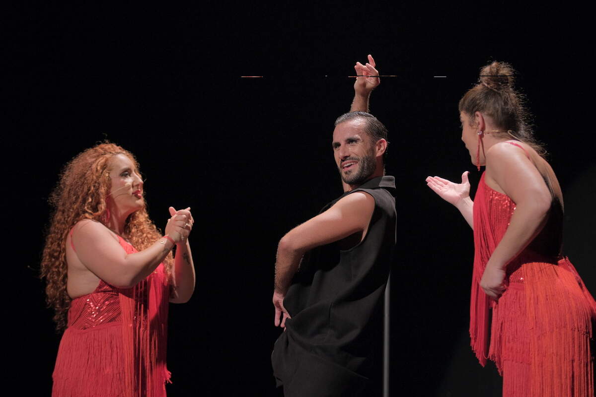 Rosa Linero, Rafael Ramírez y Fabiola Santiago en “Crónica de un suceso”. 