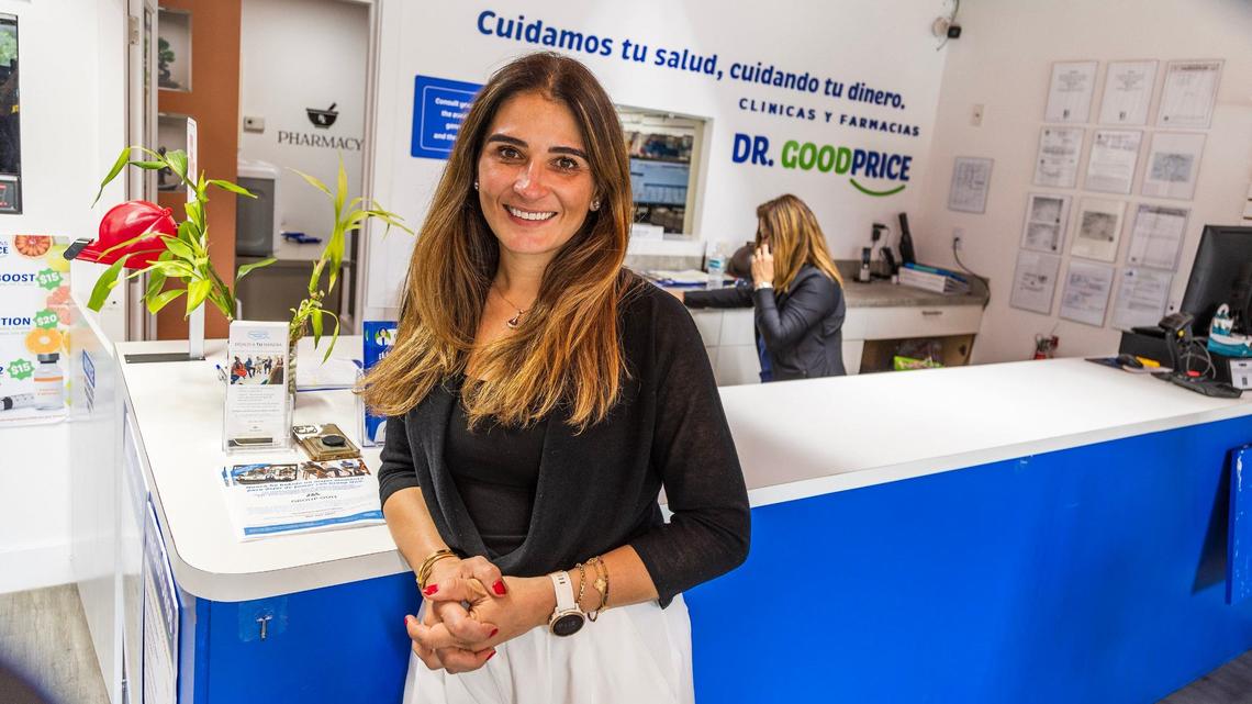 Yessica González, fundadora y directora general de Dr. GoodPrice, una clínica y farmacia en La Pequeña Habana, que ofrece cuidados de salud, consultas sin cita ni seguro y medicamentos a bajo costo.