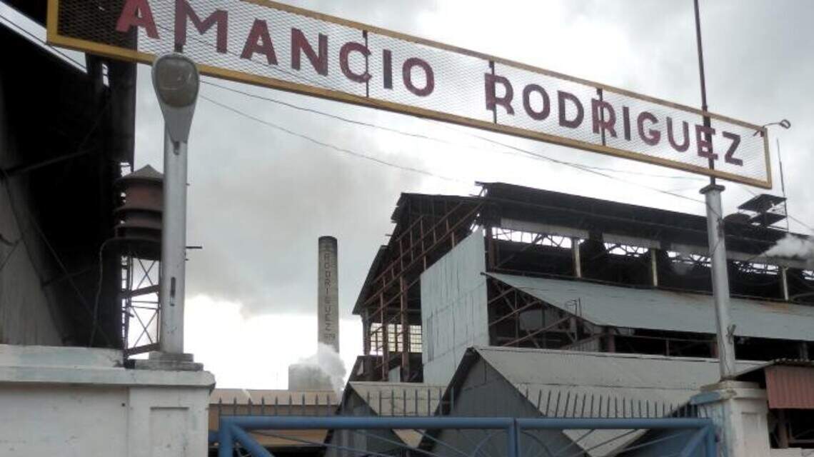 Magnate azucarero fue expropiado en Cuba. Ahora lo acusan de comerciar con la dictadura