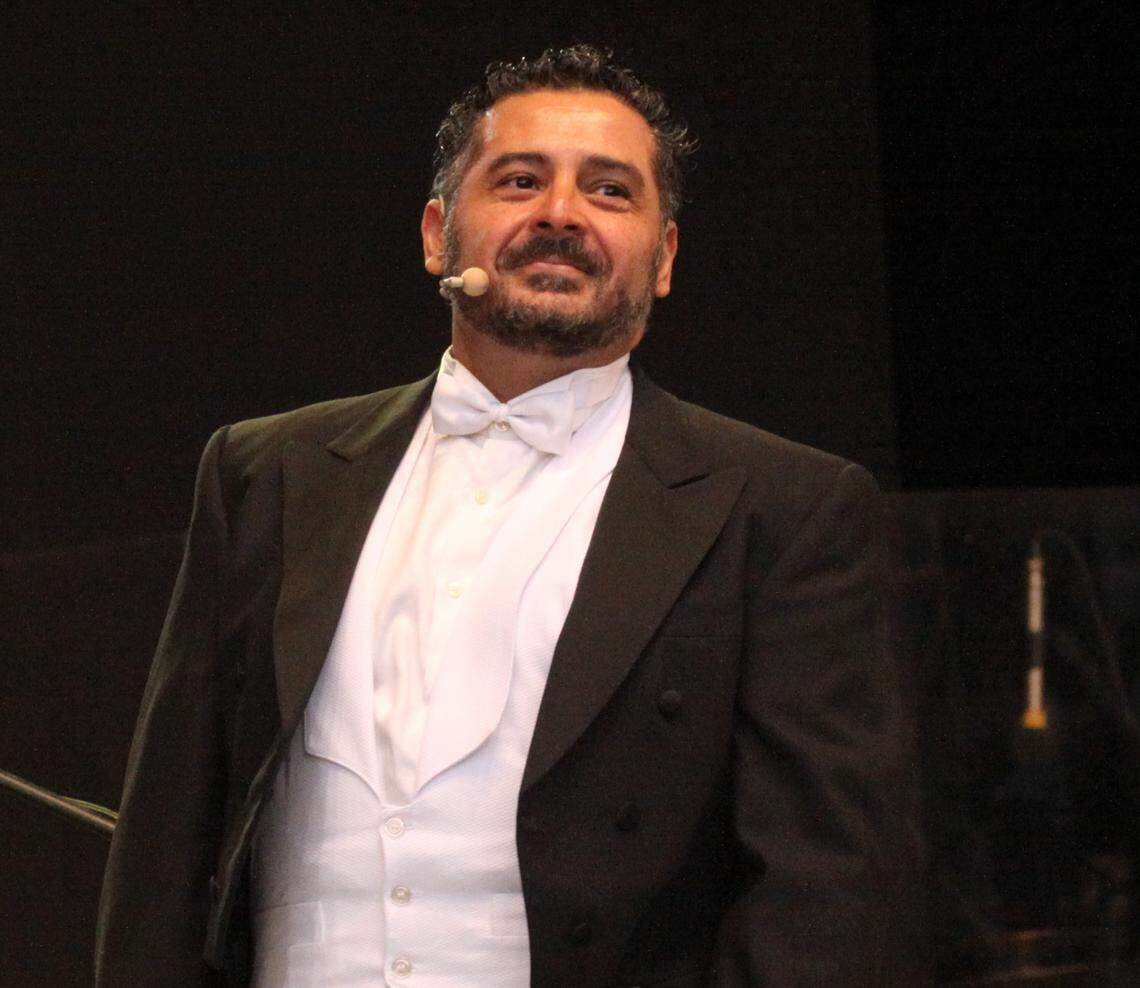 Carlos Silva, tenor venezolano, en 'La viuda alegre' como el conde de Rosillón.