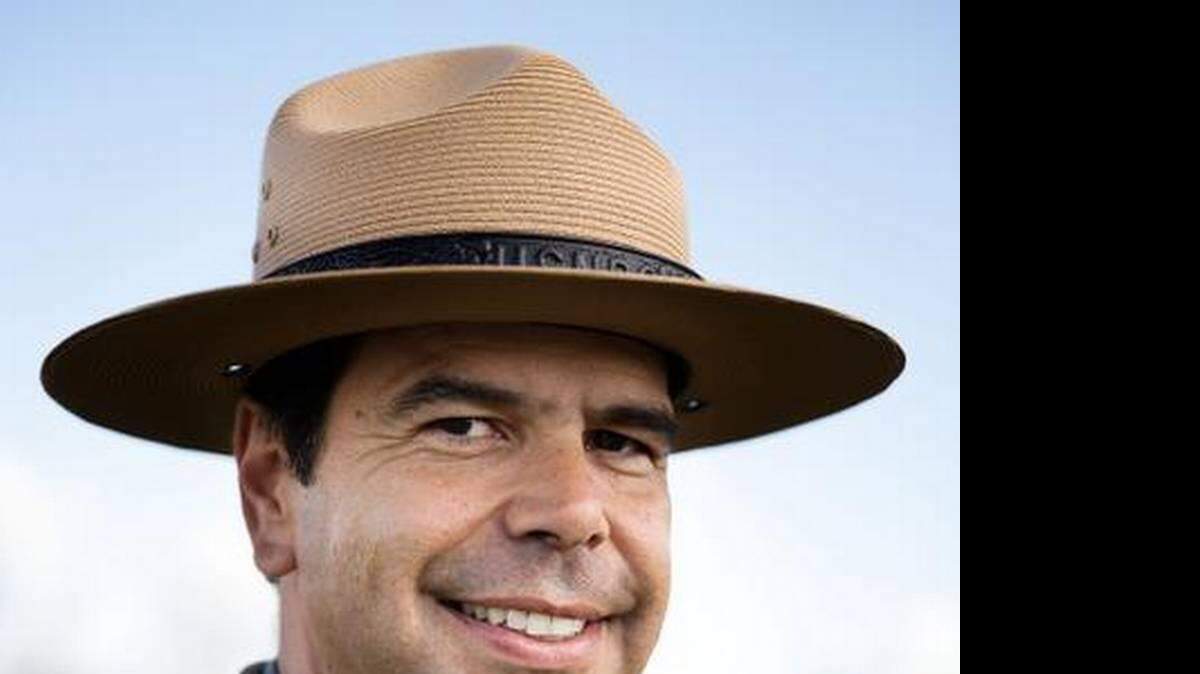 El puertorriqueño Pedro Ramos fue nombrado el miércoles 07 de enero de 2015 superintendente de los parques nacionales Everglades y Dry Tortugas convirtiéndose así en el primer hispano a cargo de estas dos importantes reservas naturales del sur de Florida.