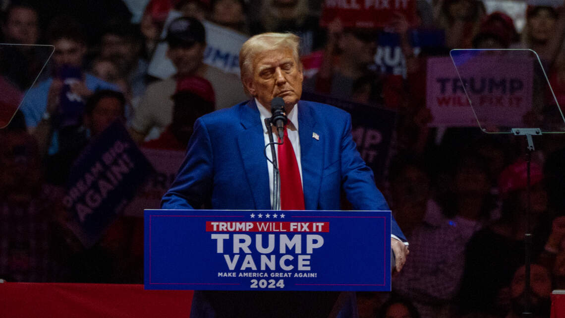 Puertorriqueños indignados por insultos racistas en mitin de Trump