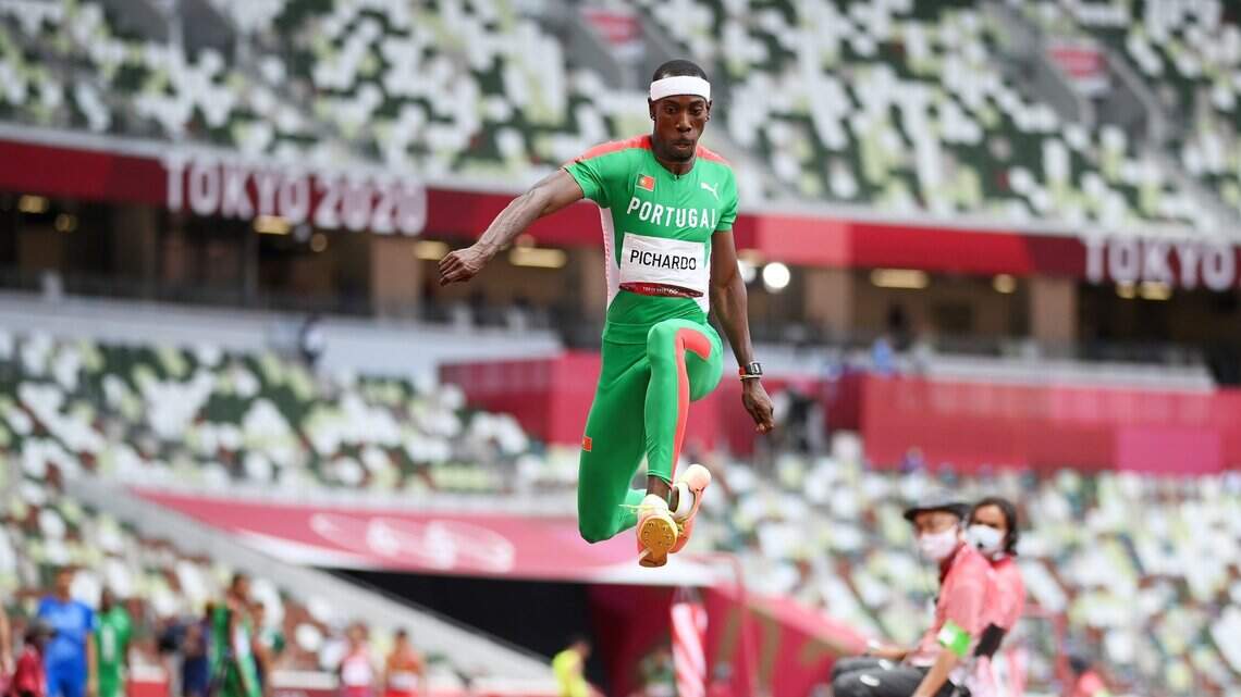 Un cubano que compite por Portugal gana el oro olímpico en triple salto