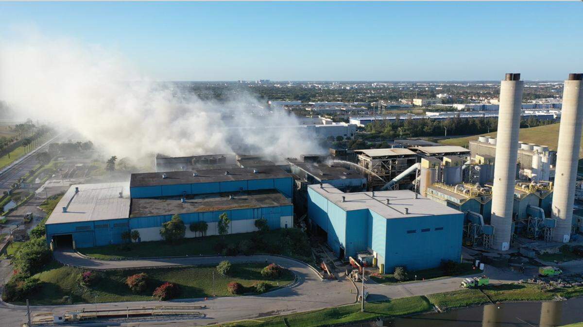 En febrero de 2023, un incendio en un incinerador de basura municipal en el condado de Miami-Dade, Florida, duró casi tres semanas y liberó humo y contaminación a la comunidad circundante. Los líderes del condado están planeando construir una nueva instalación, considerada la más grande del país, capaz de quemar 4.000 toneladas de basura al día.