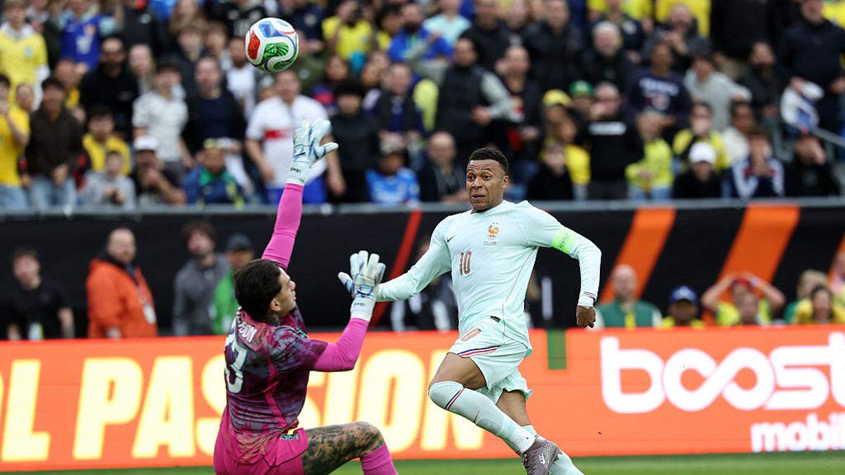Kylian Mbappé anota el primer gol de Francia en el partido amistoso ante Brasil, celebrado el 26 de marzo de 2026 en Foxborough, Estados Unidos.