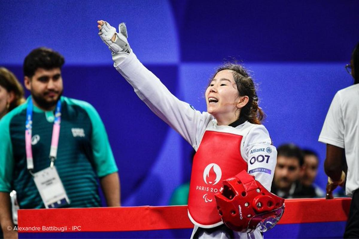 Zakia Khudadadi ha hecho historia para el Equipo Paralímpico de Refugiados, ¡ganando una medalla de bronce!