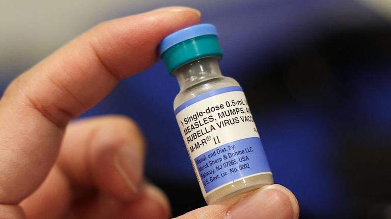 Casa Blanca parece moderar su postura "antivacunas" con nuevo tono de secretario Kennedy