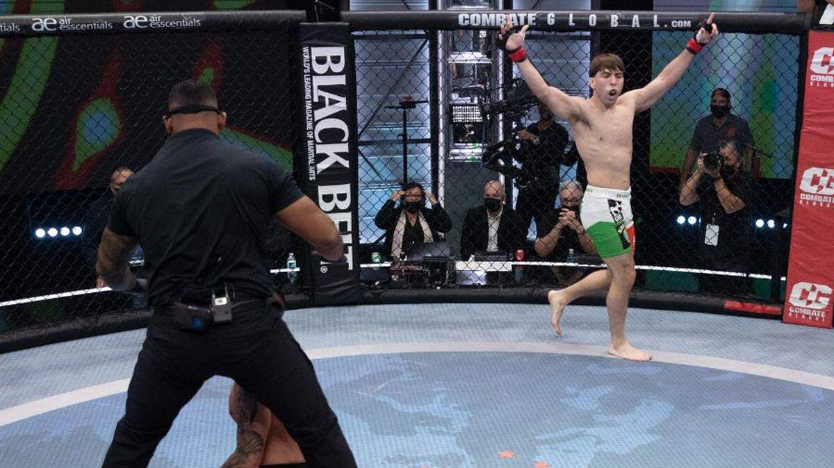 El invicto estadounidense Moises Díaz (derecha) estableció el récord del nocaut más rápido en la historia de Combate Global en seis segundos en mayo.