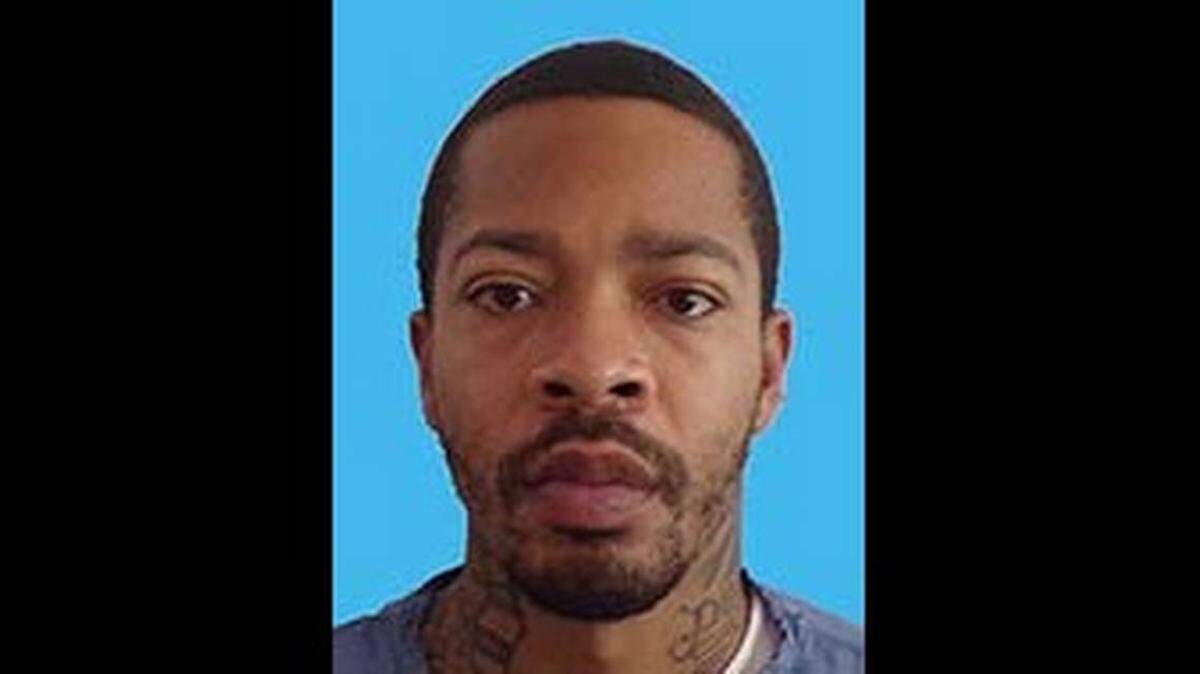 Detectives de la policía del Condado Hillsborough identificaron al sospechoso acusado de dispararle y enviar al hospital a un niño el sábado por la mañana. Se trata de Jontavius Laquan Shaeron Monroe, de 33 años, con un amplio historial delictivo