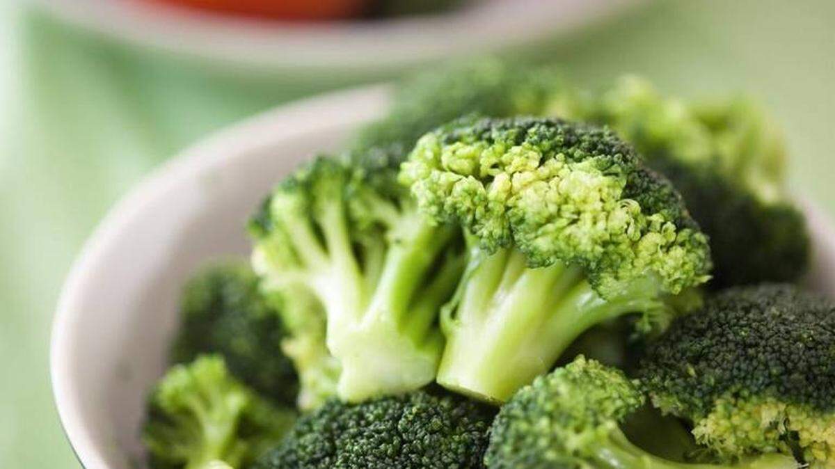 El brócoli, con la coliflor, productor de huevo y ciertos granos, ricos en sulfuro, pueden ayudar a prevenir enfermedades y mejoran la salud del cerebro.
 