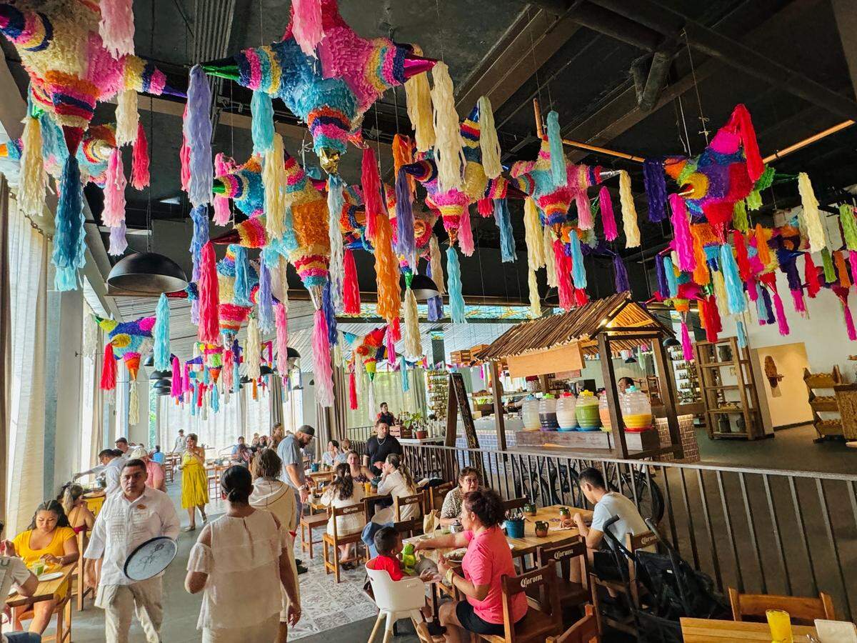 Uno de los restaurantes en el Hotel Xcaret en Cancún, México