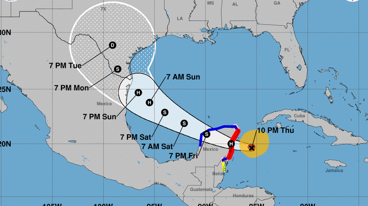 El huracán Beryl se fortaleció la noche del jueves a categoría 3 antes de que toque las costas del Caribe mexicano, en donde cientos de turistas fueron evacuados y decenas de vuelos suspendidos.