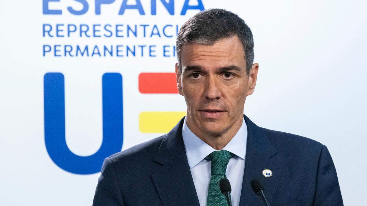 Pedro Sánchez, presidente del Gobierno de España, ofrece una rueda de prensa tras la cumbre del Consejo Europeo en Bruselas, donde los líderes debatieron sobre Ucrania, Oriente Medio, defensa, migración y seguridad.