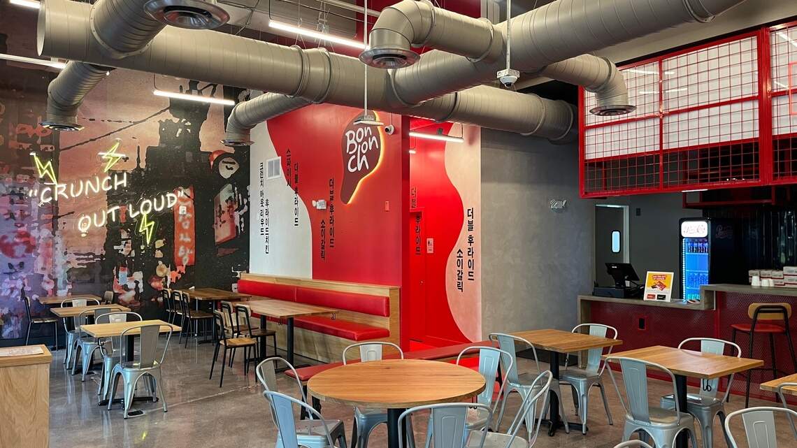 El restaurante mundialmente famoso por su pollo frito coreano ya está abierto en Miami Beach