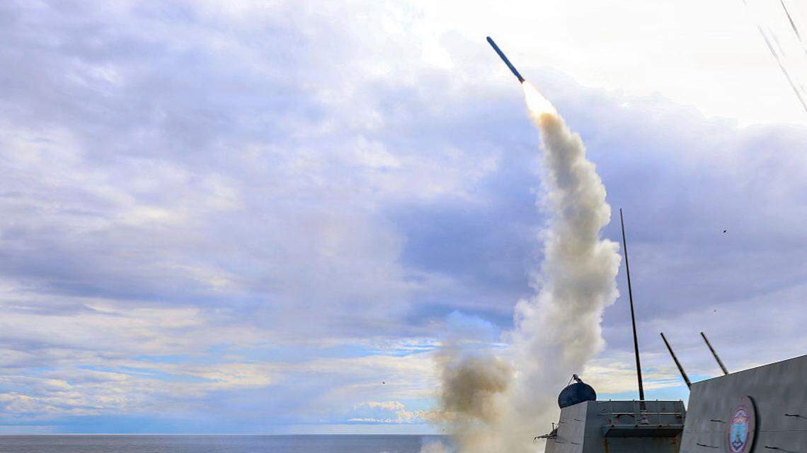 Irán está dispuesto a negociar mientras sigue la ofensiva que Trump vaticina de 4 semanas