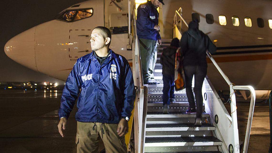 EEUU repatría a 170 cubanos y reporta ‘cifras récord’ en vuelos de deportación