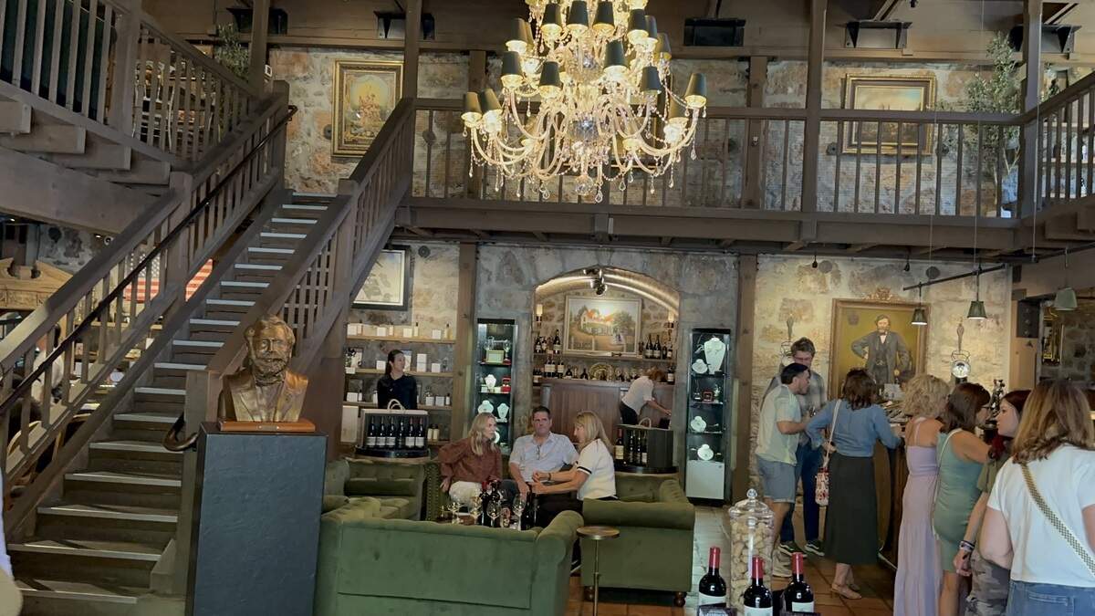Salón de Buena Vista Winery, origen de las cepas del vino californiano, importadas de Europa, por el húngaro Agoston Haraszthy.