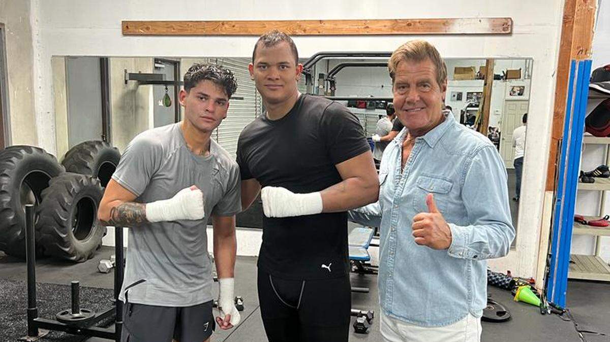 Geovany Bruzón (centro) posee un nuevo compañero de gimnasio. El pesado cubano, quien recientemente se uniera a la escuadra del reconocido técnico Joe Goosen, también comparte tiempo y espacio con Ryan García.