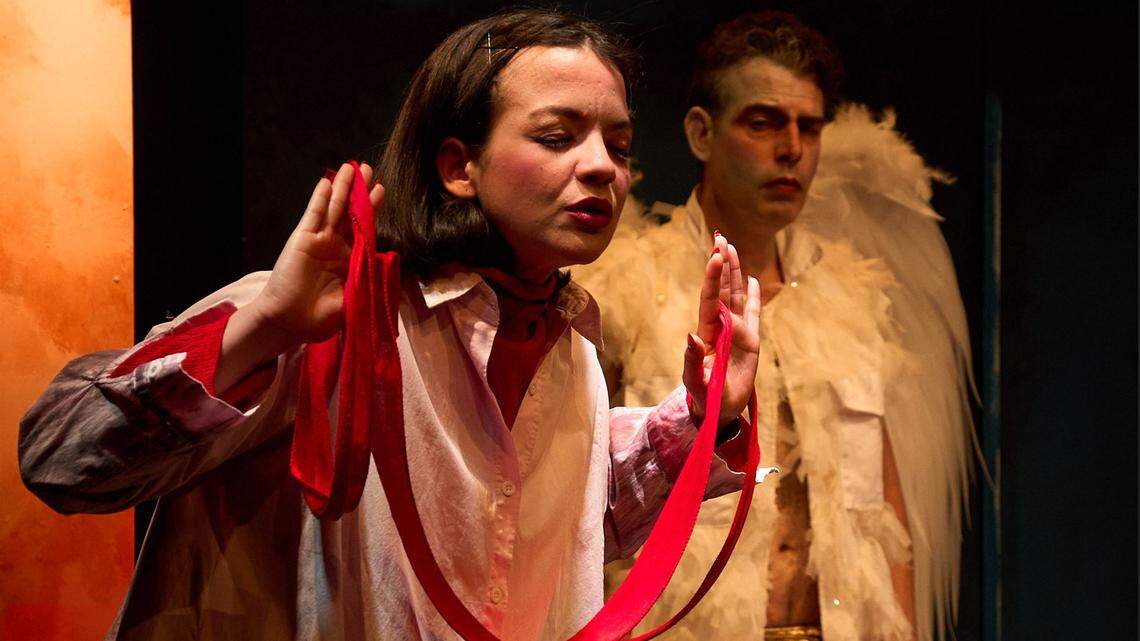 Artefactus estrena ‘No me beses en el cuello’ en Miami y en Viena