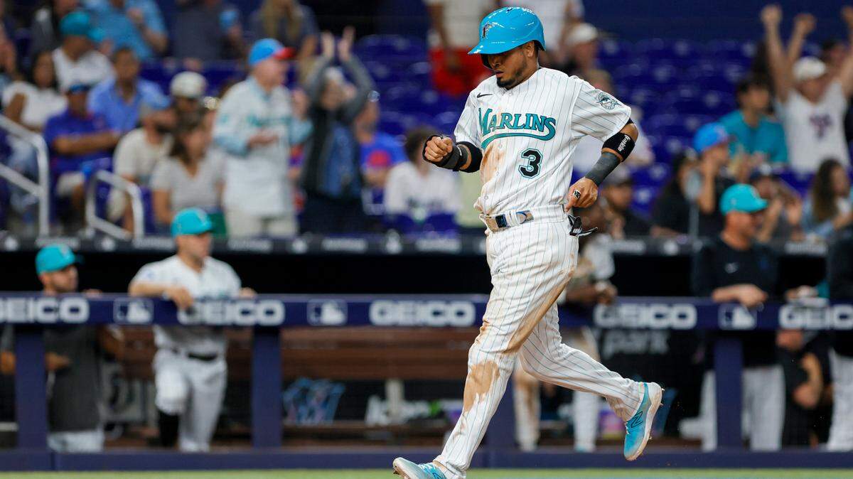 El venezolano Luis Arráez batea .438 (89-39) en 25 partidos. Es el promedio más alto en la historia de la franquicia hasta ese mes y rompe la marca de Dee Strange-Gordon (.409) establecida en 2015.